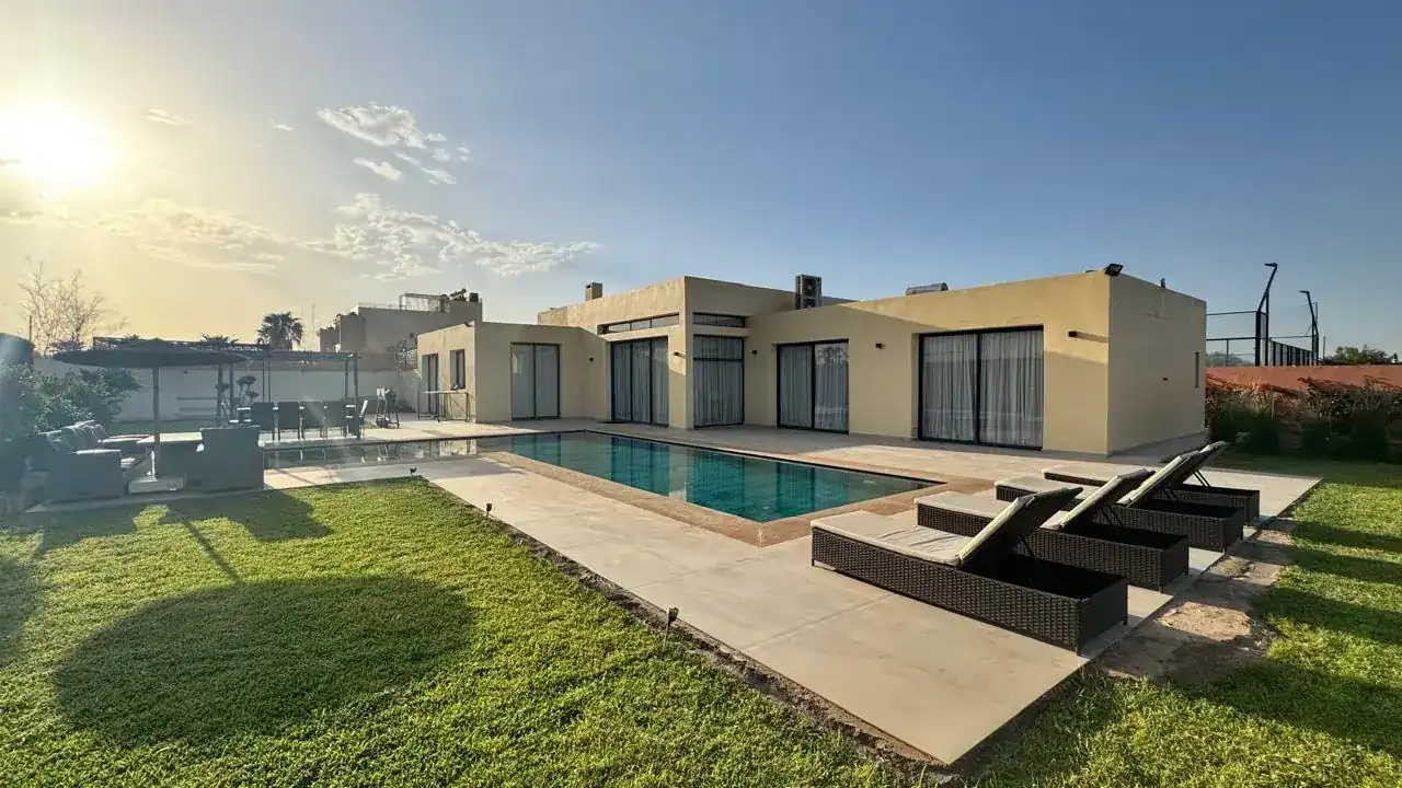 Villa Baby Dali – vue extérieure et piscine