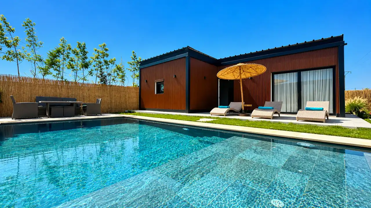 Villa Mini Dali 1 – vue extérieure et piscine